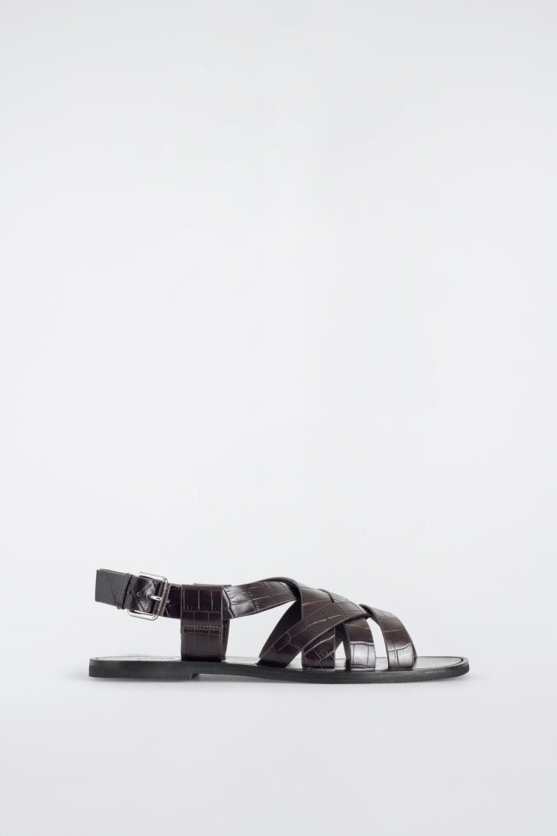 編み込みレザーサンダル